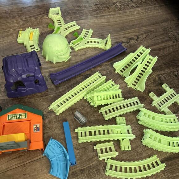 Thomas & Friends Trackmaster Glow PERCY'S Midnight Mail Delivery Set Incomplete - Picture 1 of 5